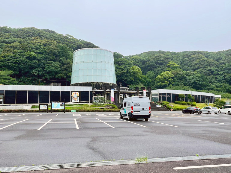 広い駐車場