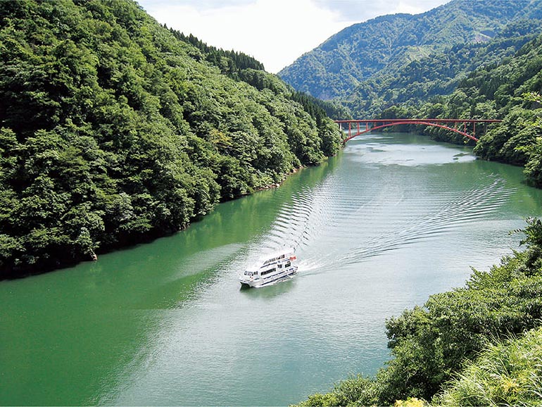 庄川峡遊覧船