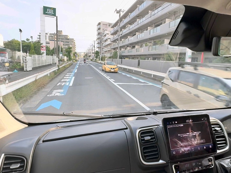 VAMLIFEの運転席は視界良好