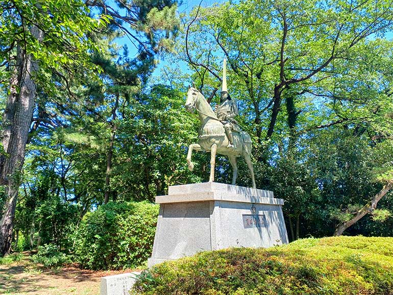 高岡古城公園内