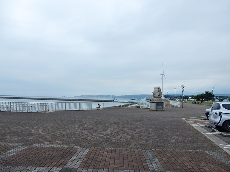 絵鞆臨海公園の海辺付近