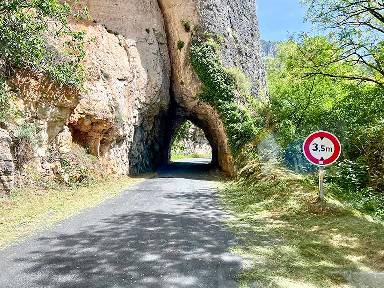 Gorges du Tarnのトンネル
