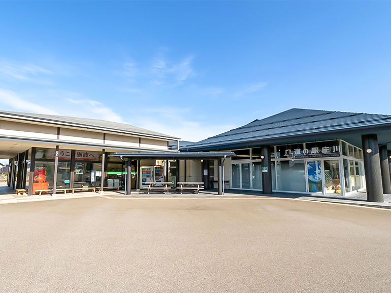 道の駅 庄川の外装