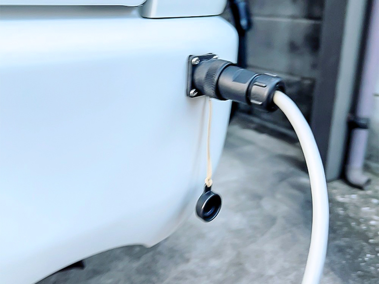 外部電源から電気を取る