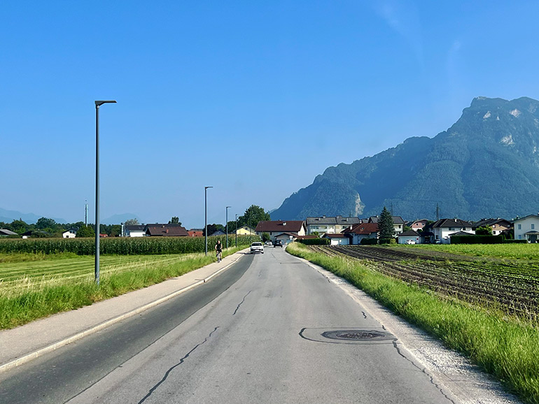 オーストリアの道路風景