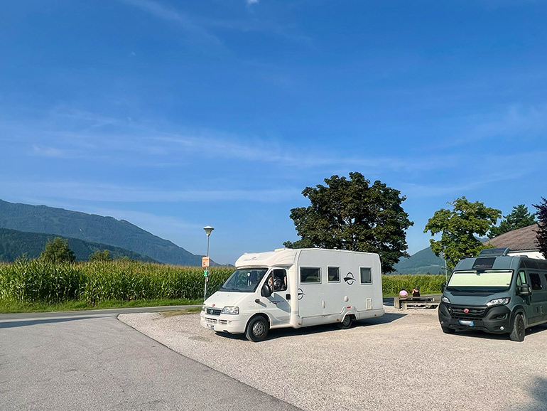 オーストリアの駐車場の風景