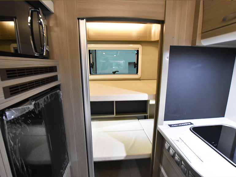 ASTRARE TRIAS480の二段ベッド