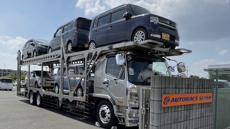 自動車