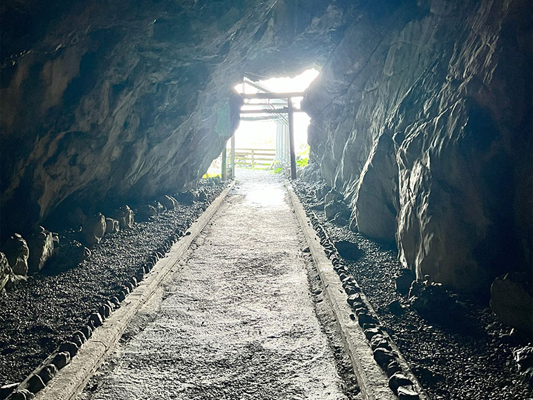 御厨人窟の洞窟