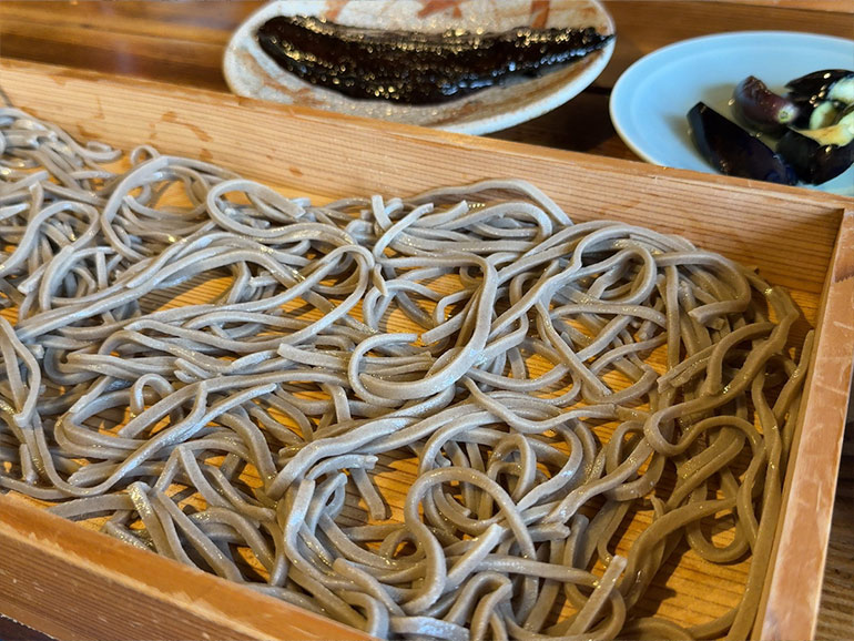十四番店・あらきそばの蕎麦