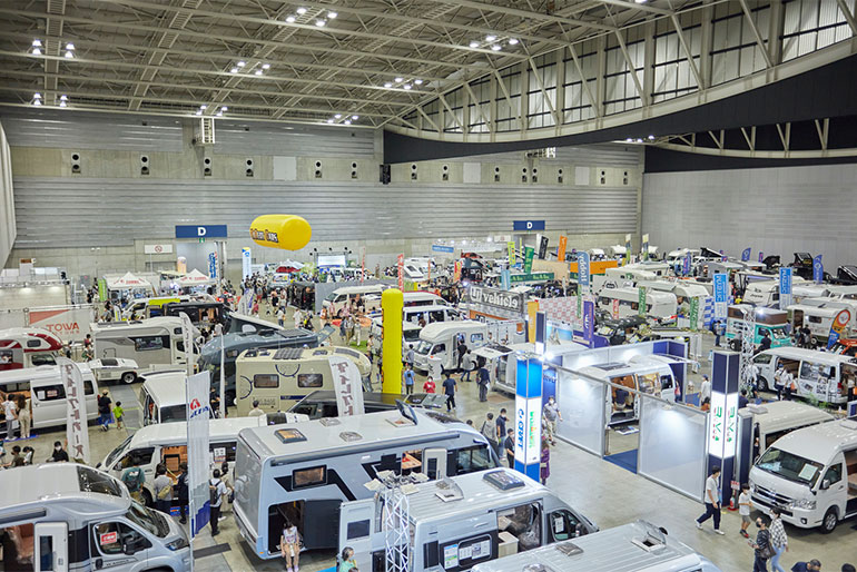 「横浜キャンピングカーショー」過去開催の会場風景