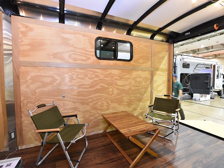 LOAD RUNNERの室内