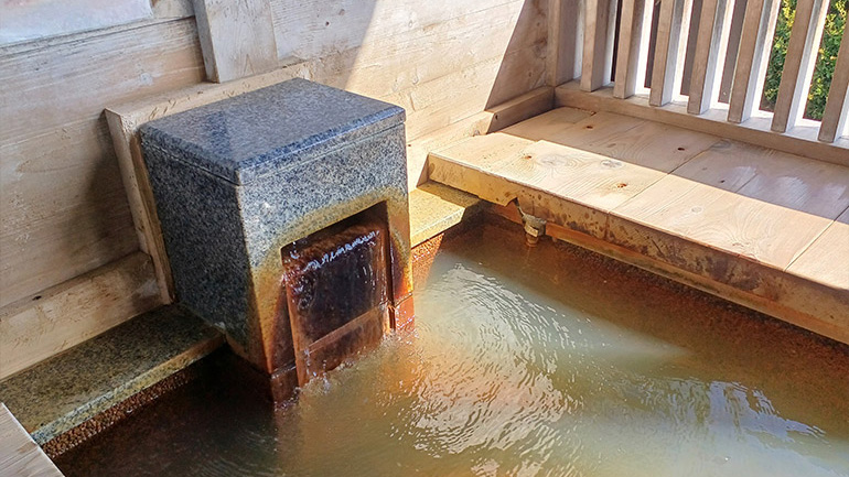 車中泊OKで足湯のある道の駅3選」