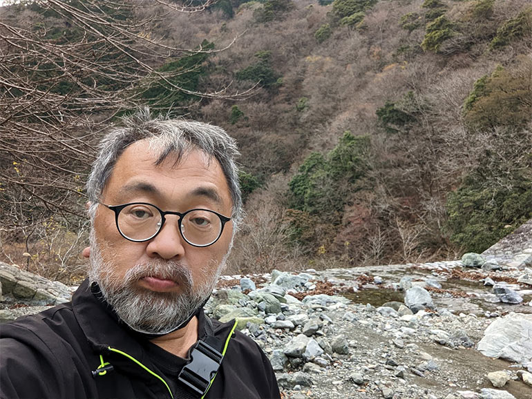 秋の車中泊する寅造