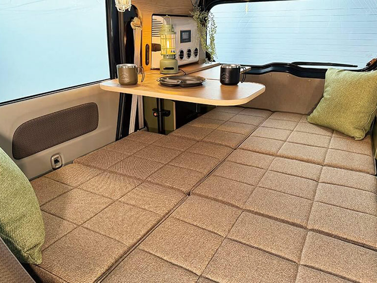 ミニチュアボックス車内