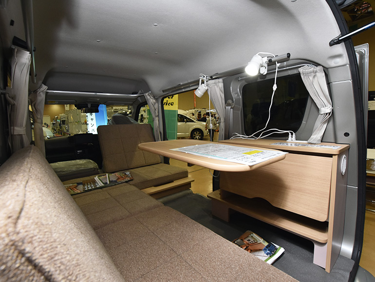 ミニチュアボックス車内