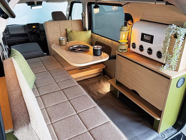 ミニチュアボックス車内