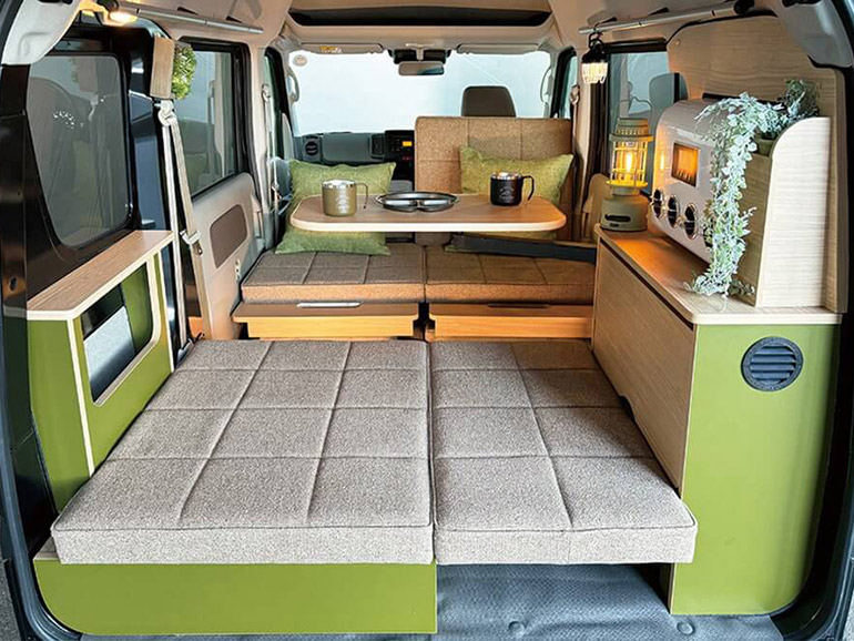 ミニチュアボックス車内