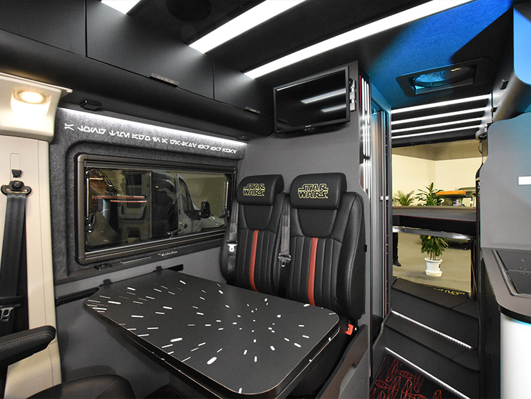 DA VINCI 6.0〈STAR WARS〉EDITIONのダイニング