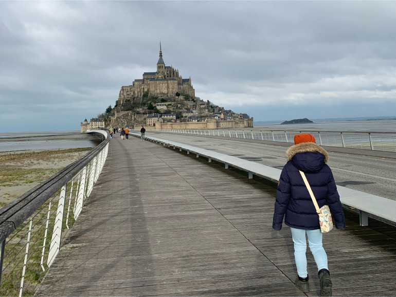 モン・サン・ミッシェルへの道