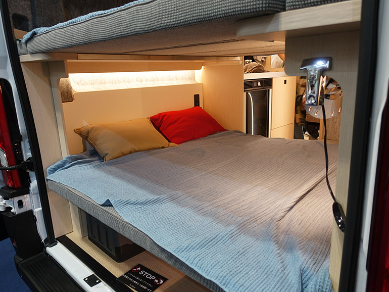 ブルージュの内装