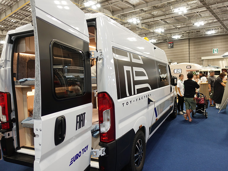 ブルージュの外装