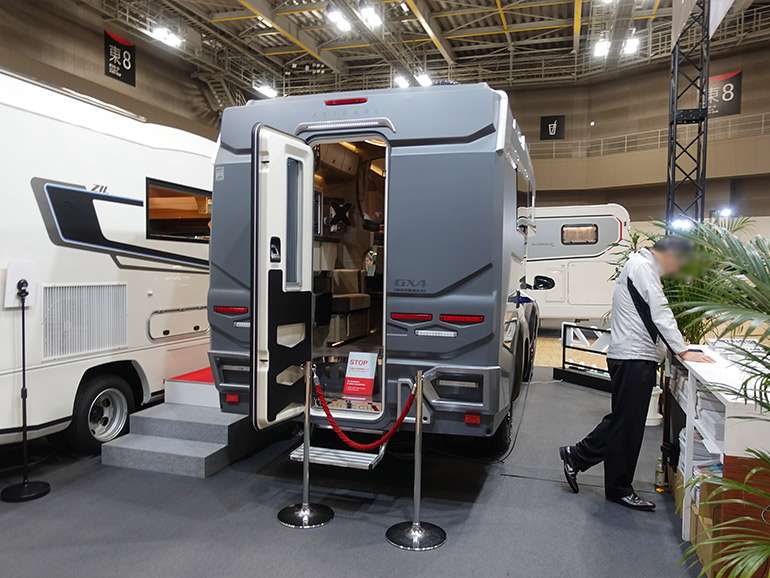 キャンピングカー