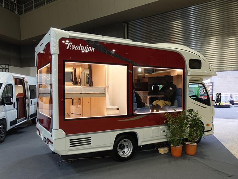 キャンピングカー