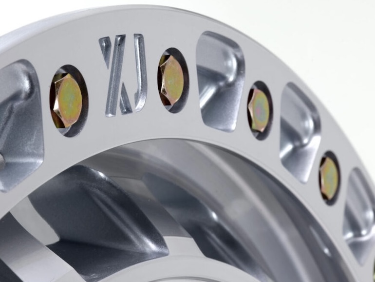 XJ08ホイールの模様