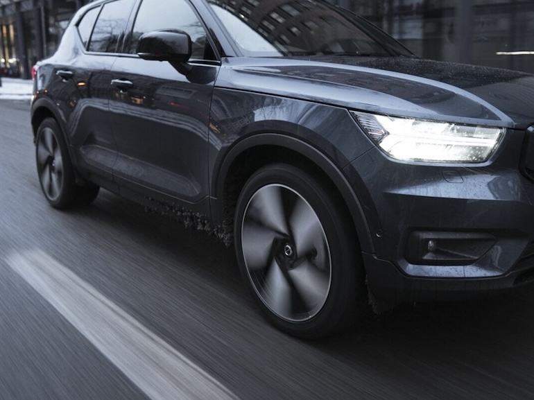 スタッドレスタイヤ