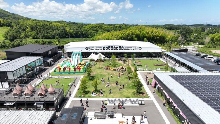 【大阪・岸和田】車中泊スポット誕生！WHATAWONに電源付きRVパークがオープン｜温浴施設＆カフェ併設で快適ステイ