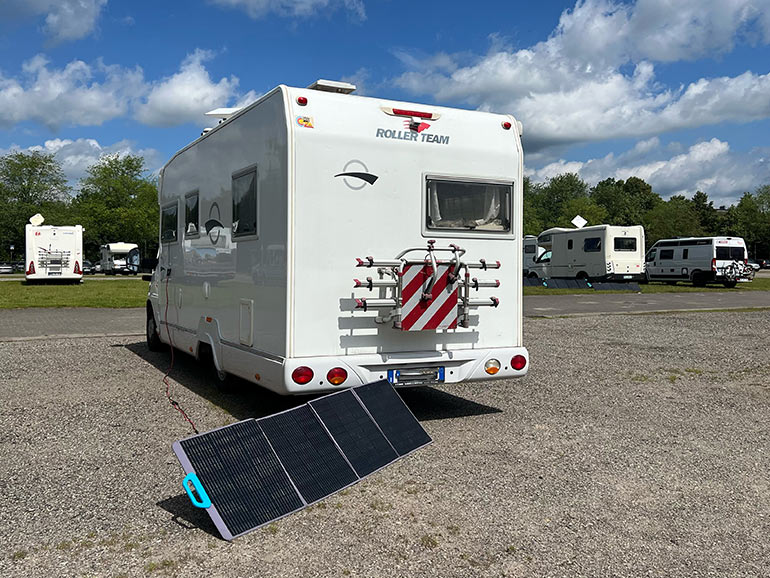 ソーラーパネルで給電