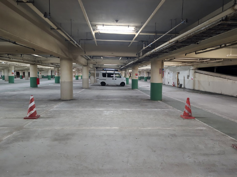 湘南海岸公園西部駐車場の風景