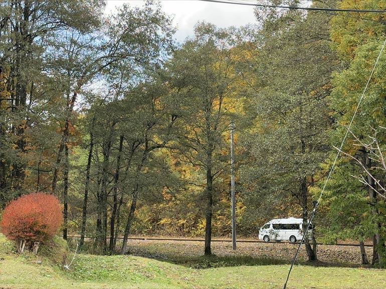 キャンピングカー走行中