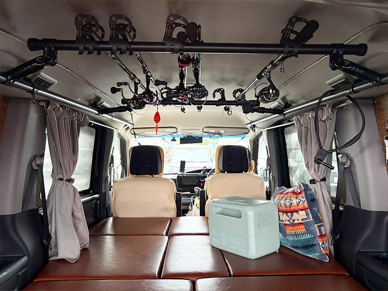 ロッドホルダーが付いている車内