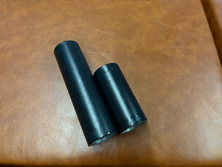 カットしたイレクターパイプ