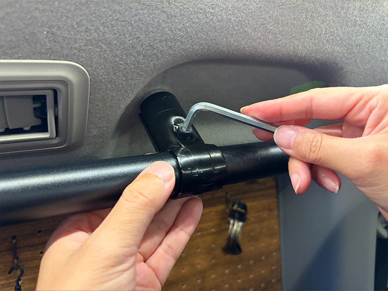 アタッチメントにT字ジョイントを取り付ける