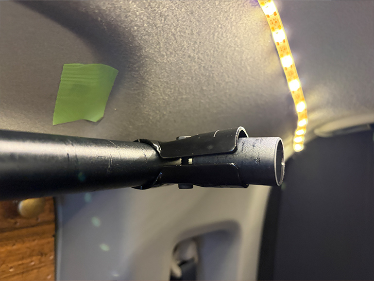 T字ジョイントに5cmのイレクターパイプを差し込む