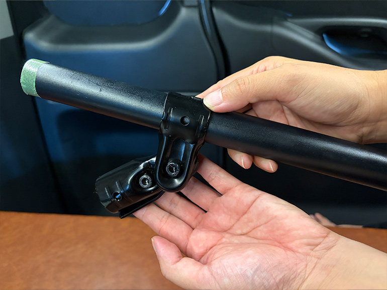 90cmのイレクターパイプにフリージョイントを取り付ける