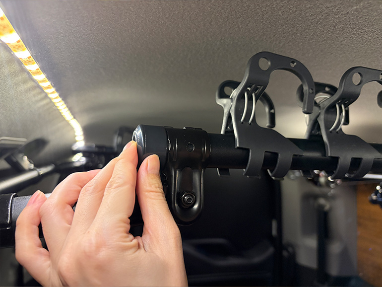 パイプの切断面にアウターキャップを取り付ける