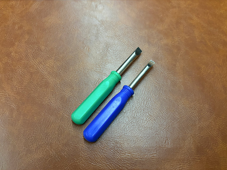 マイナスドライバー