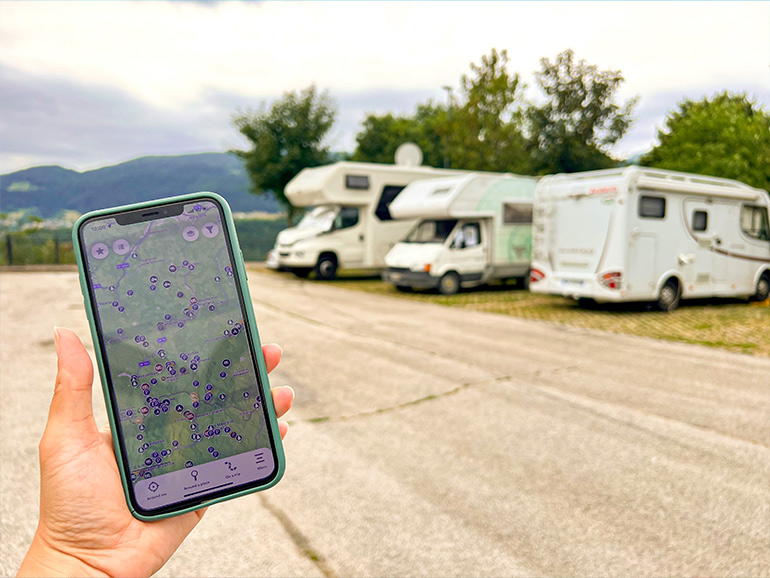 Park4nightアプリを使用中