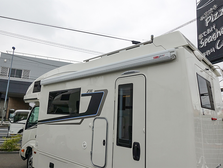 zilのサイドオーニング