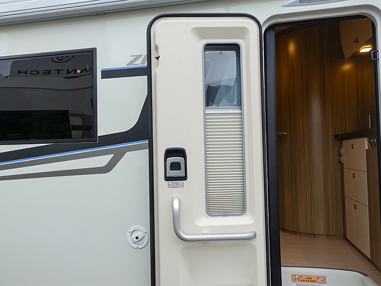 zilのリアエントランス