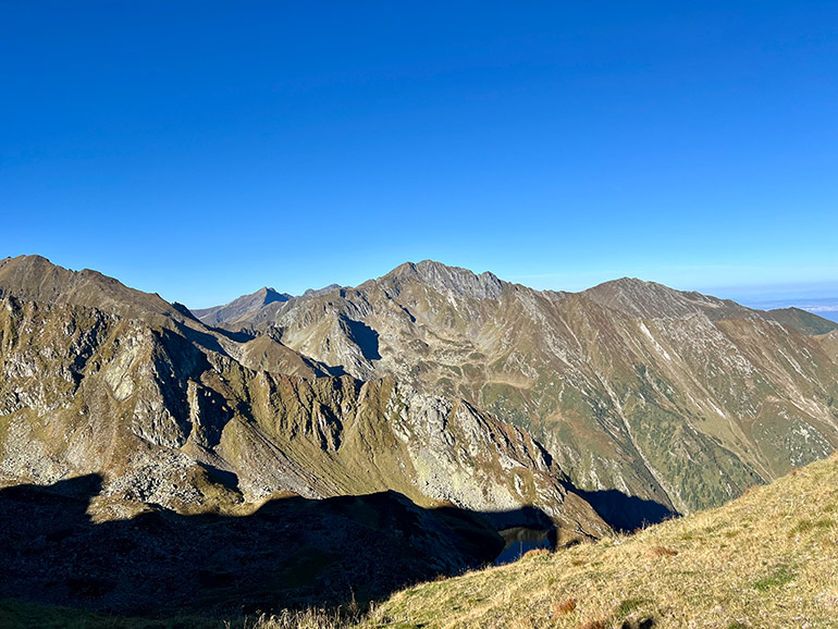 バレア湖周辺の景色