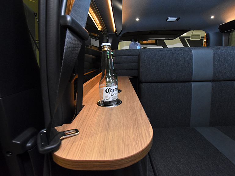 DARK PRIME IIのドリンクホルダー