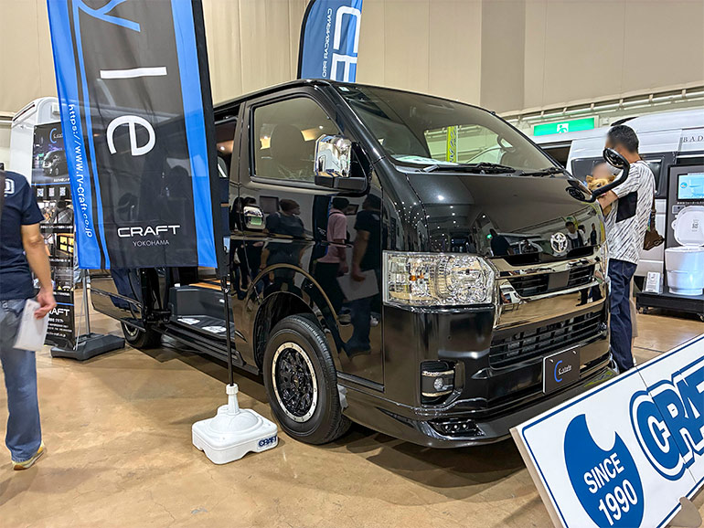 ハイエースベースのキャンピングカーDARK PRIME II