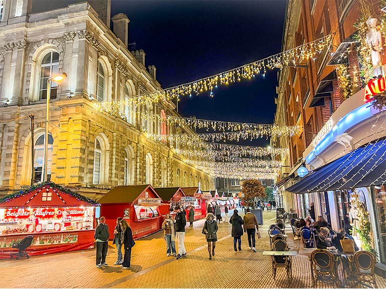 クリスマスマーケットの景色