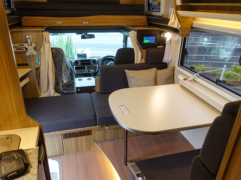 ZiL520のダイネット