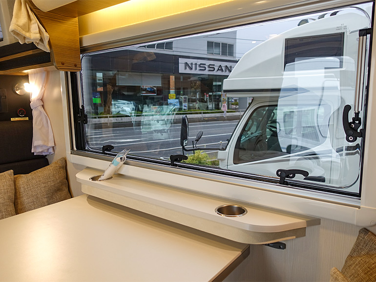 ZiL520のアクリル二重窓